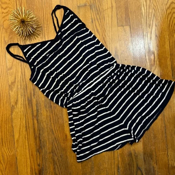 Striped Knit Elastic Waist Loose Fit Romper With Spaghetti Strap Size Medium - Picture 6 of 6